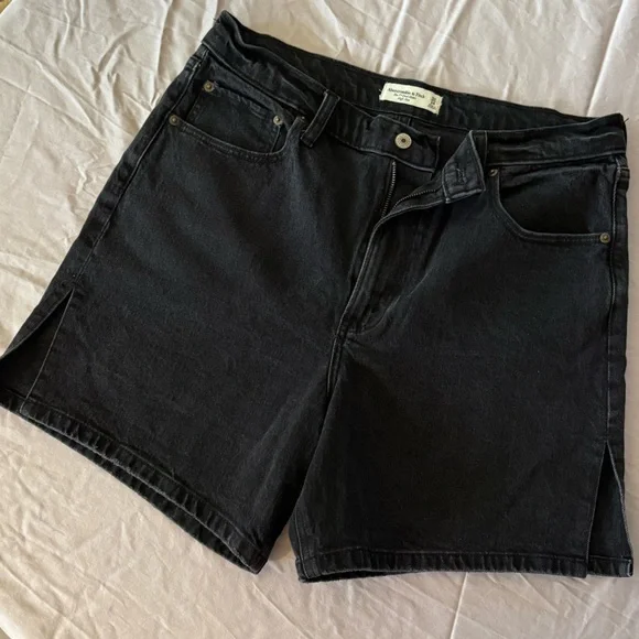 Abercrombie & Fitch High-Waist Black Denim Shorts - Picture 6 of 6